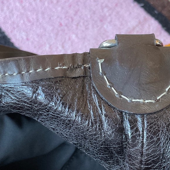 Wrinkled shiny Leather contrast stitch slouchy oversized bucket bag - Picture 12 of 12